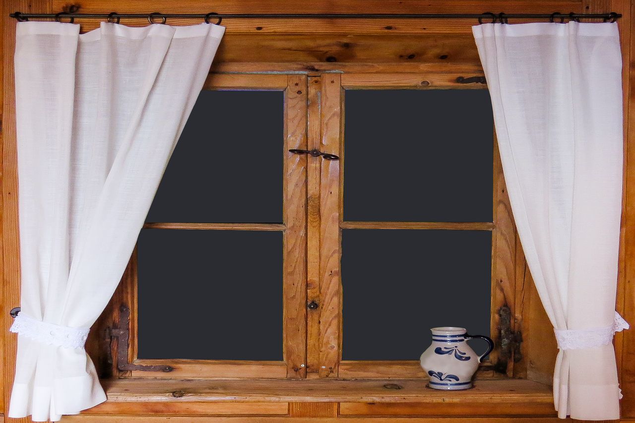 Montaż okien drewnianych