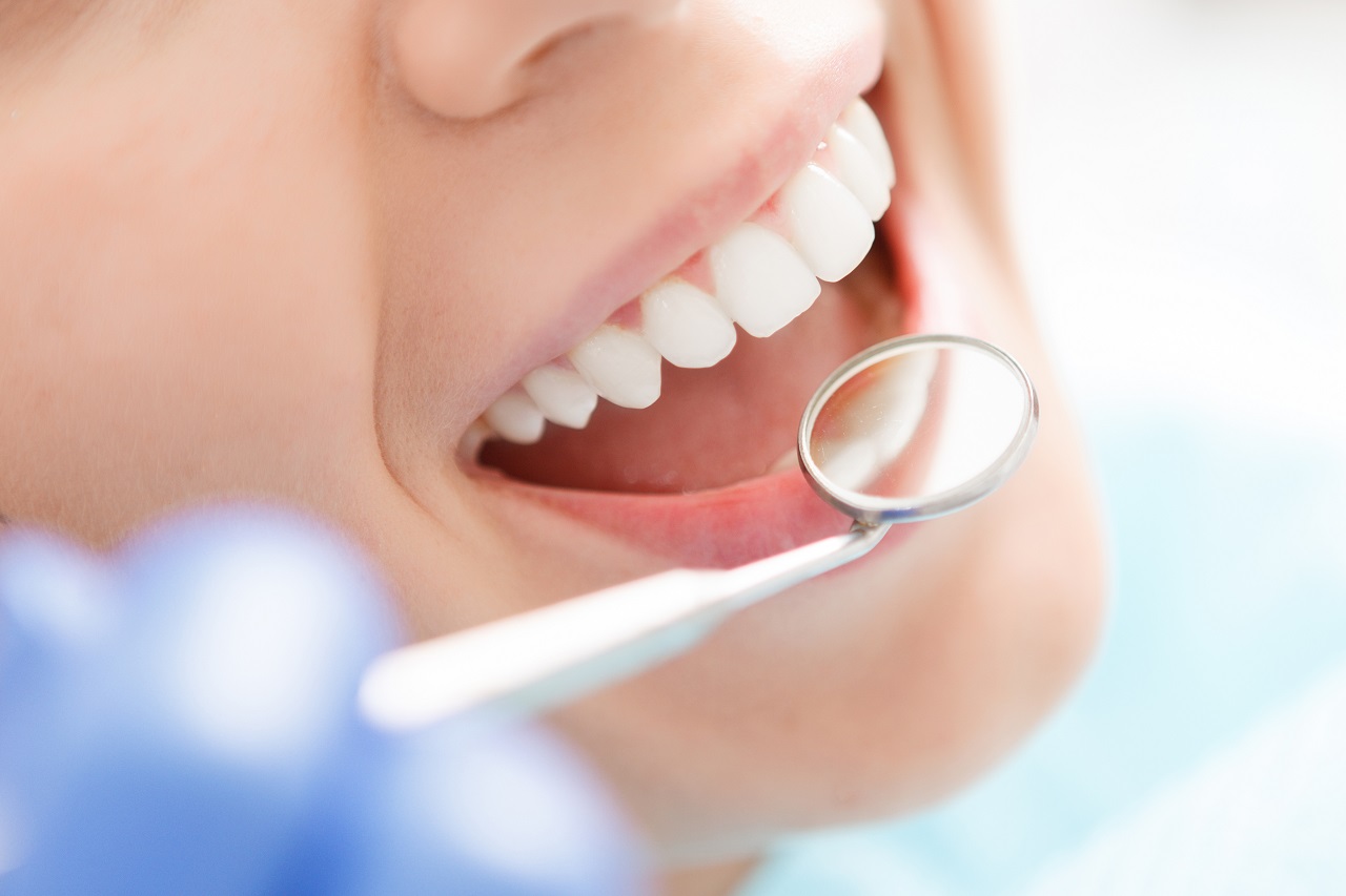 Jakie kroki należy podjąć, aby zadbać o swoje zęby?